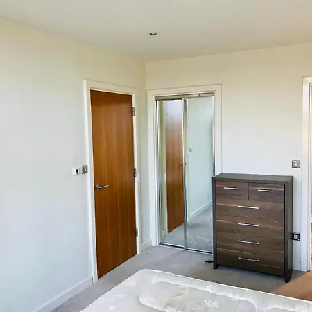 Luxury City Centre Flat With Free Parking *
